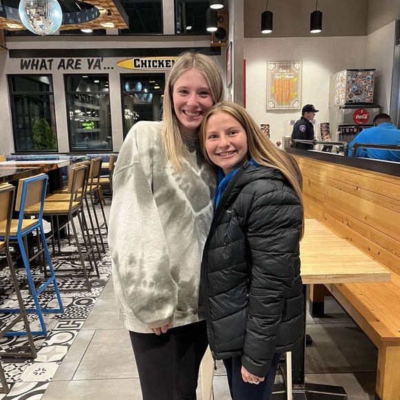 Meet your Posher, Meredith - Picture 2 of 13